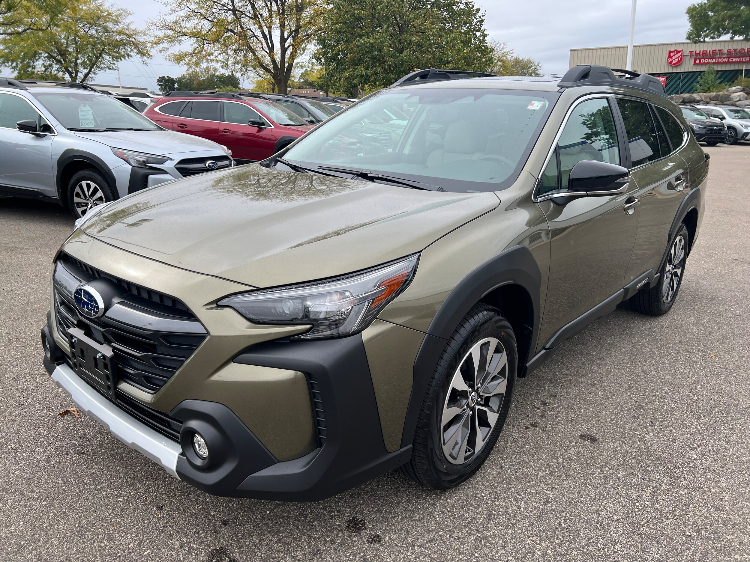 2025 Subaru Outback Limited photo 3