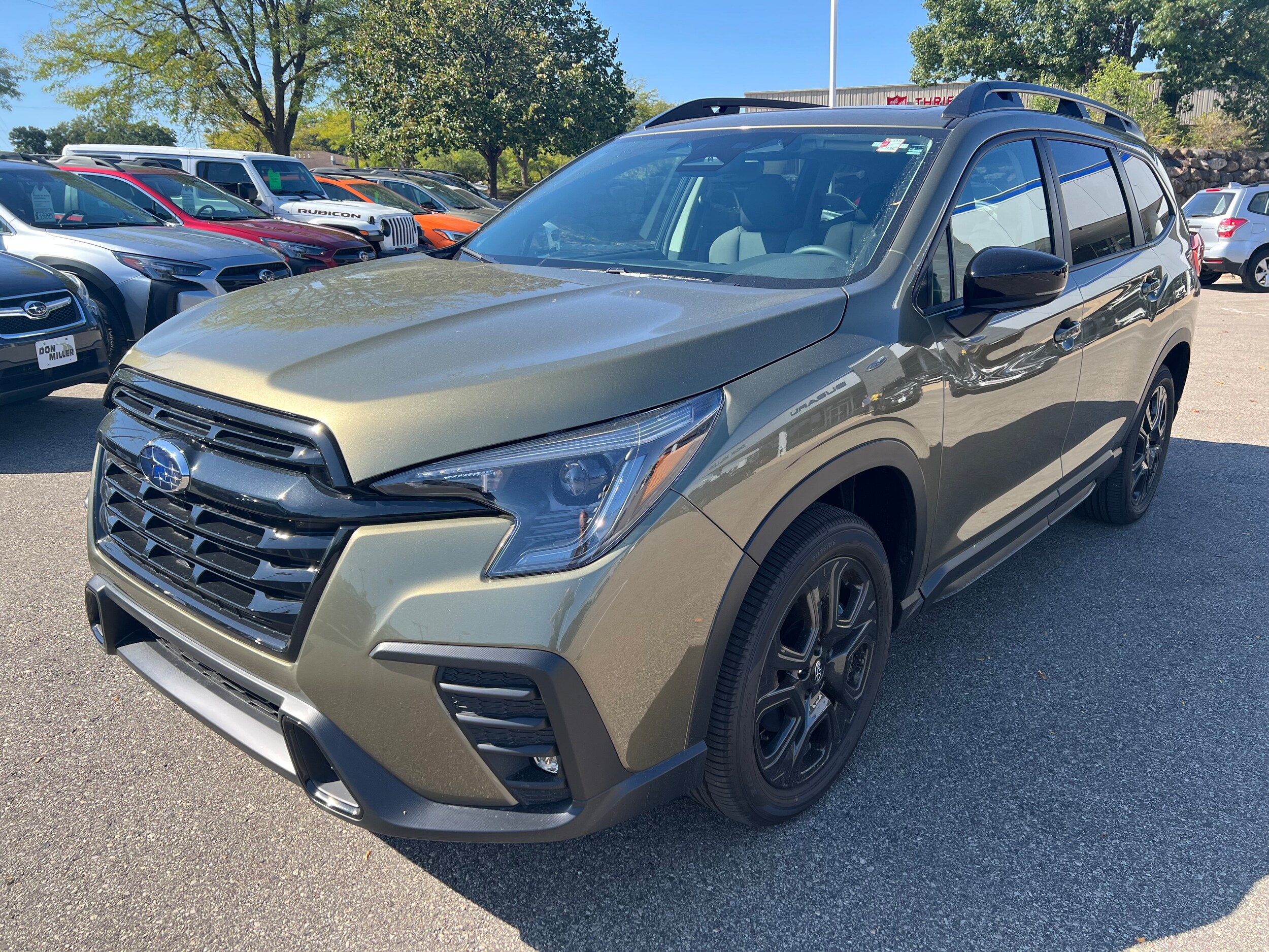 2025 Subaru Ascent Onyx Edition photo 2