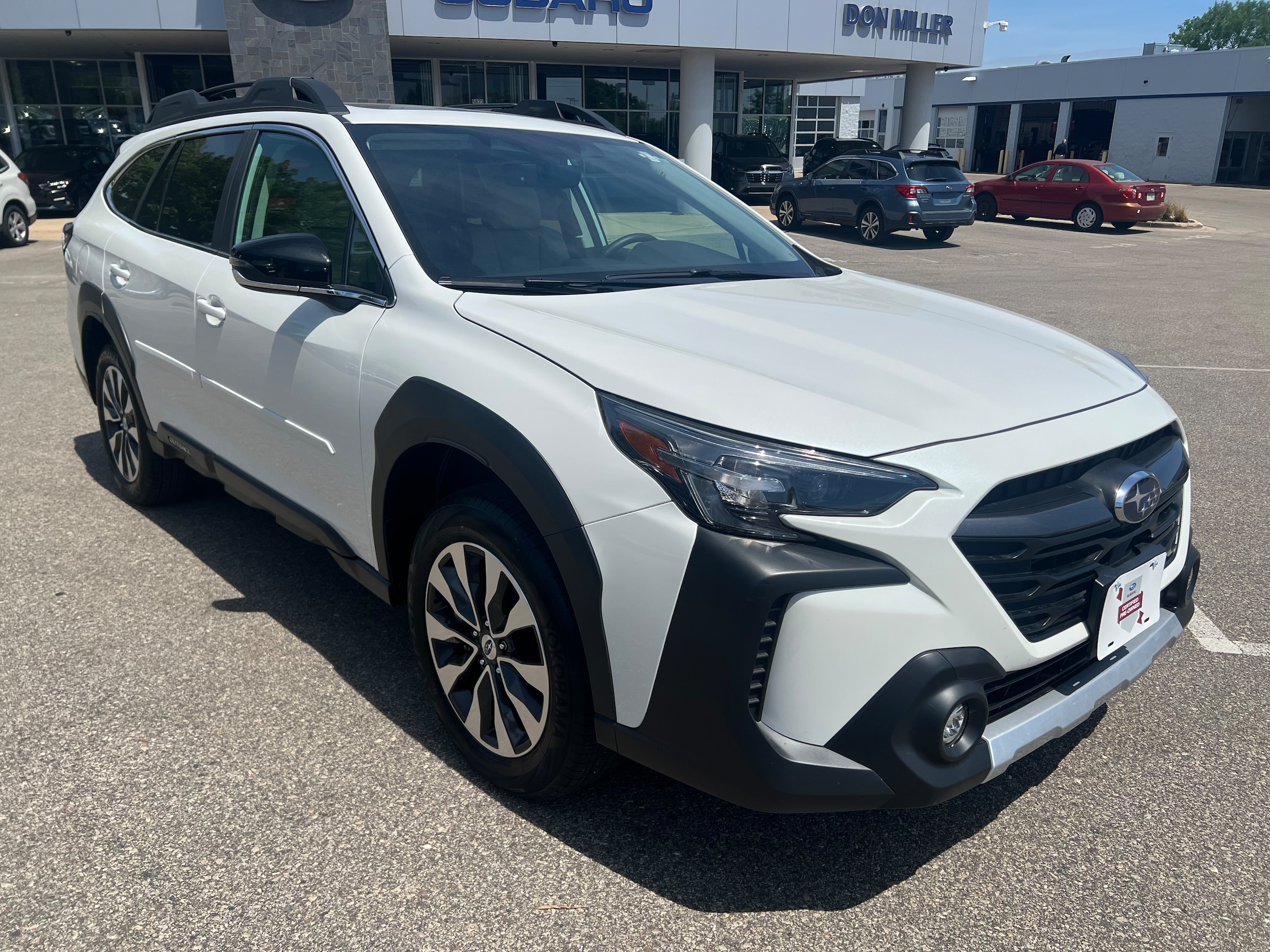 2025 Subaru Outback Limited's photo