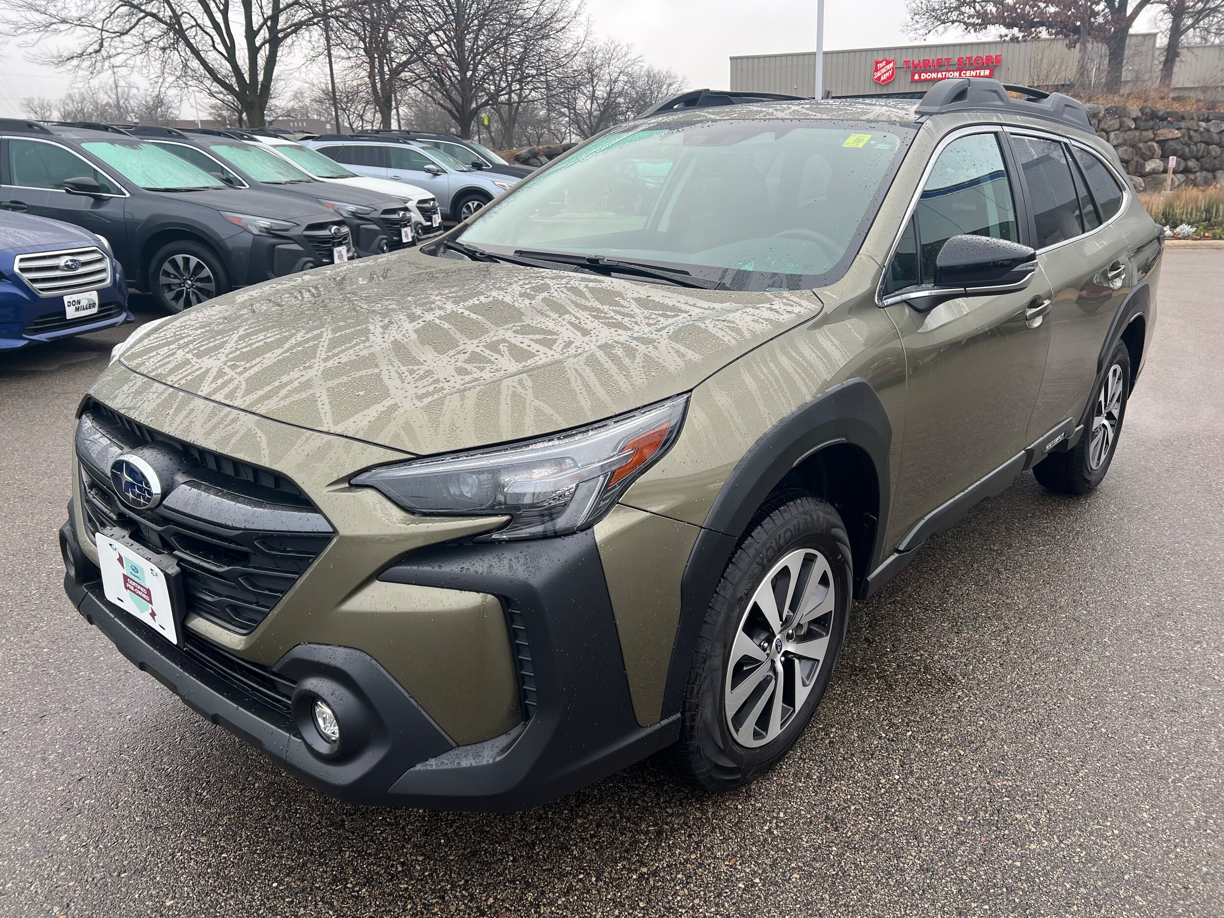 2025 Subaru Outback Premium photo 2