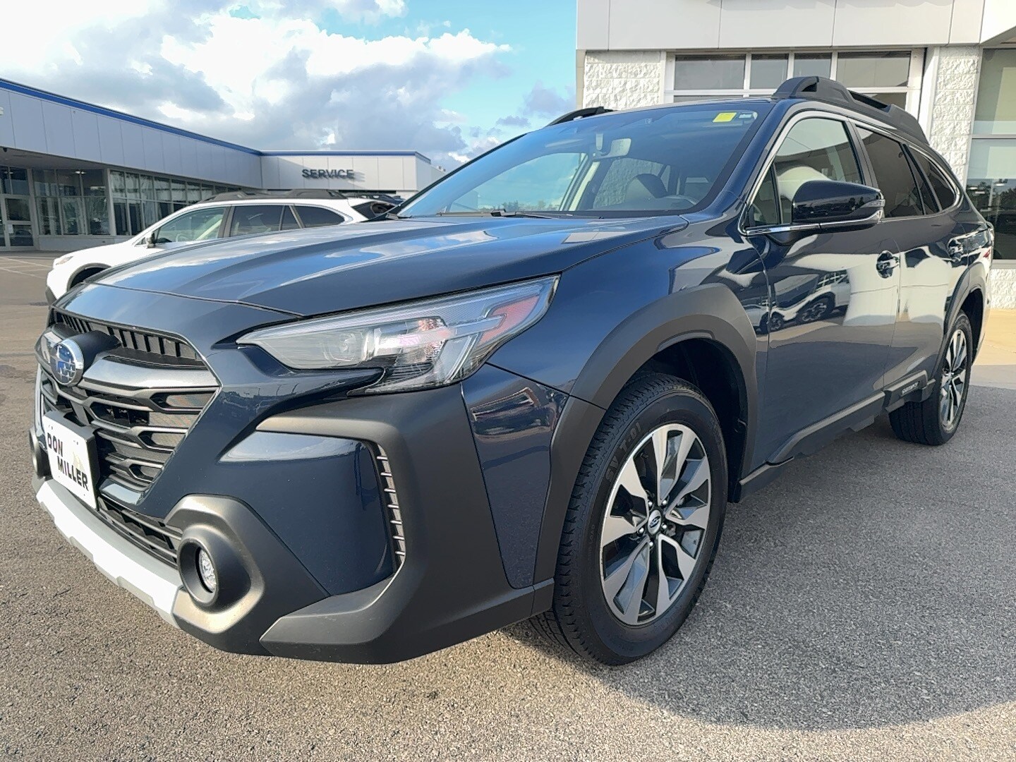 2023 Subaru Outback Limited photo 2