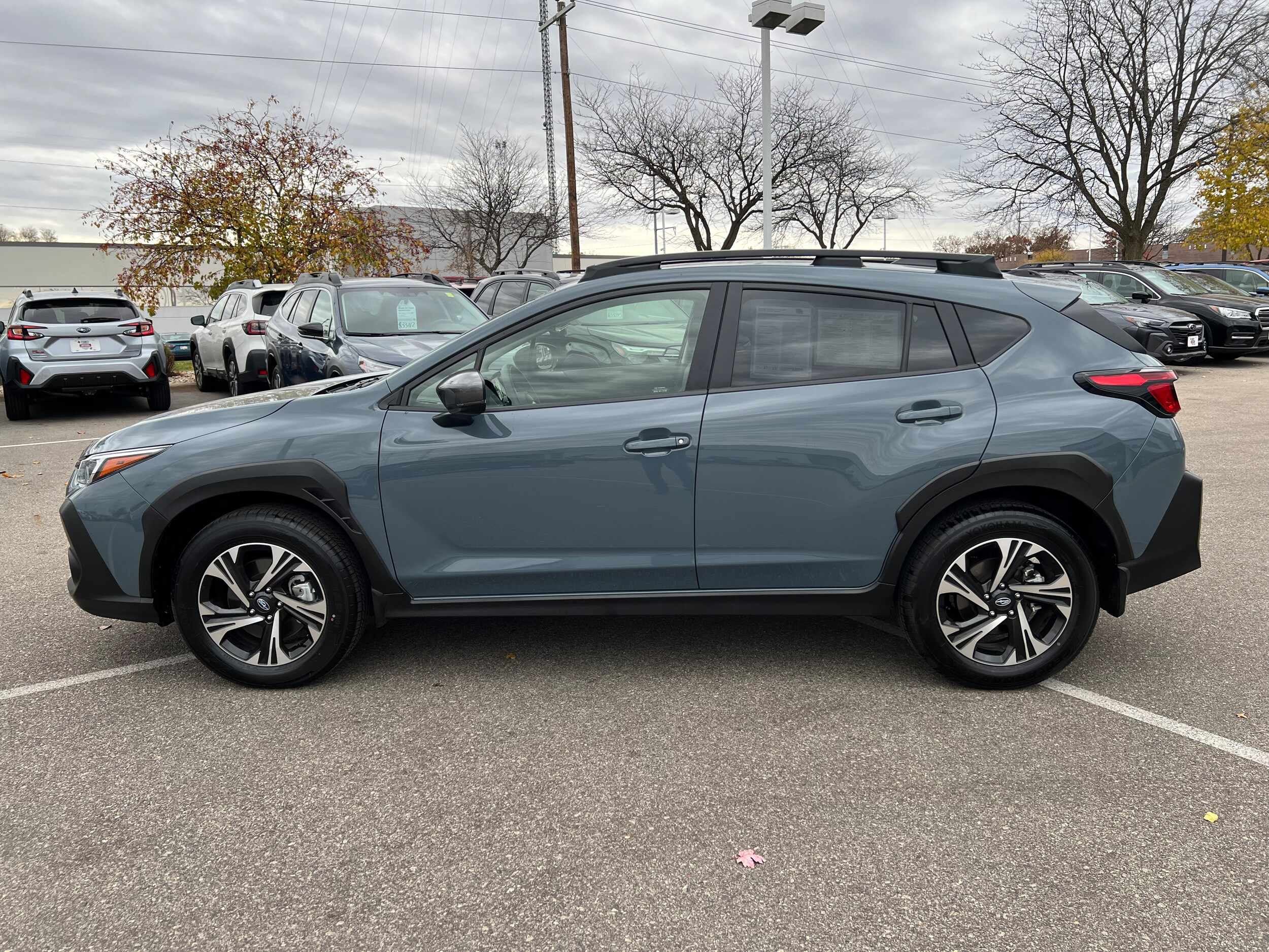 2025 Subaru Crosstrek Premium photo 4