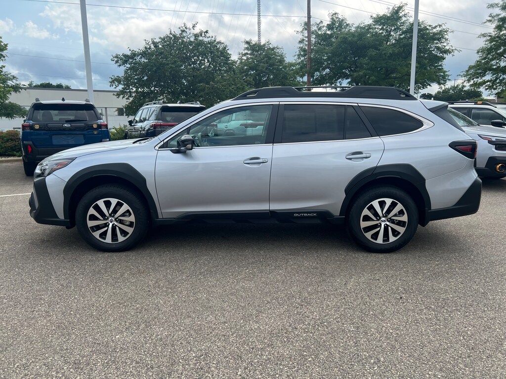 Used 2025 Subaru Outback Premium SUV