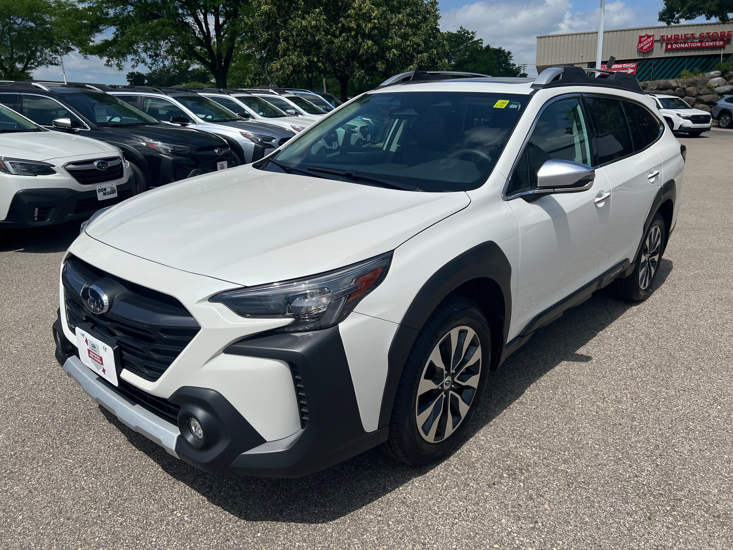 2024 Subaru Outback Touring XT photo 3