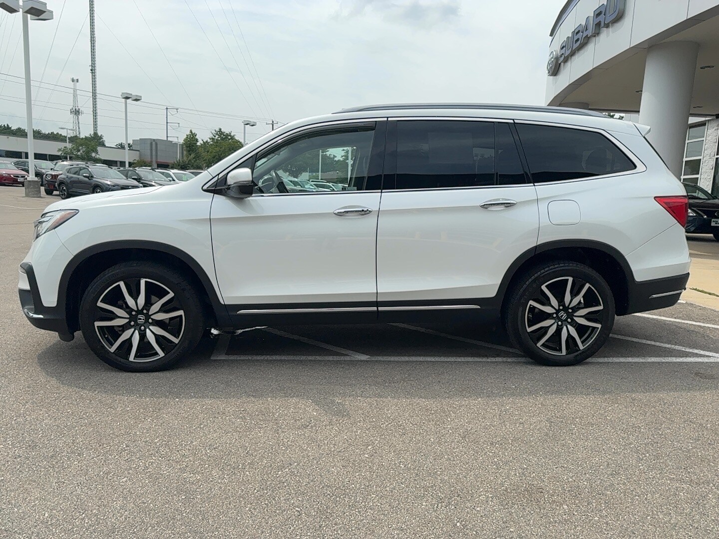 2022 Honda Pilot Touring photo 3