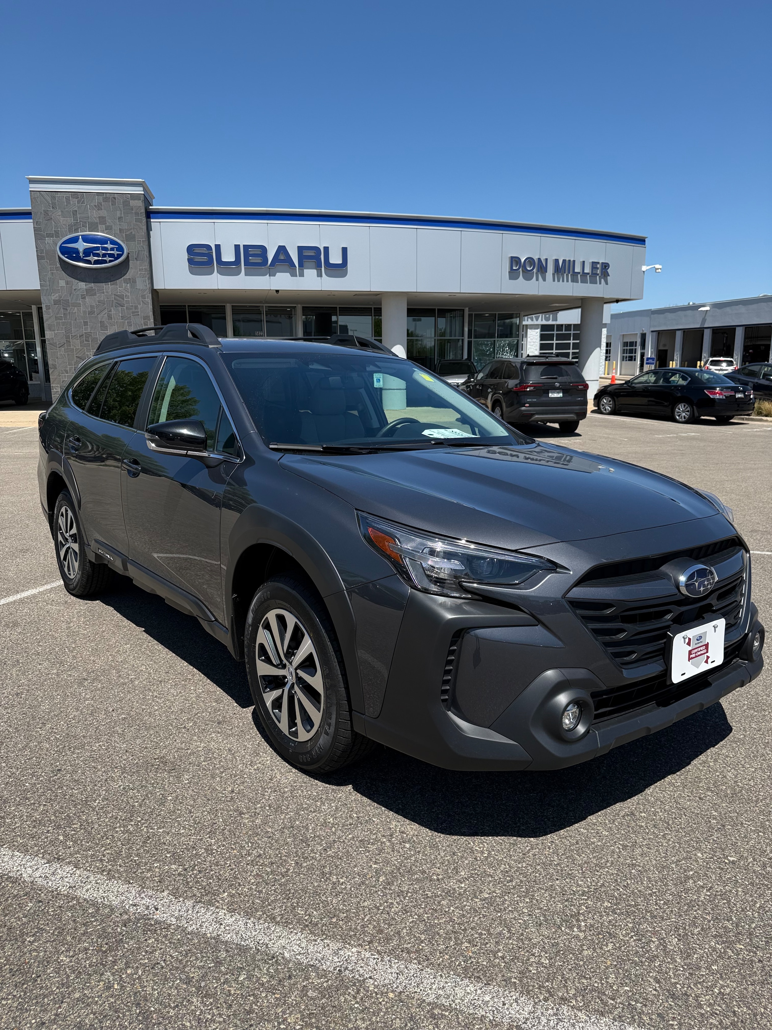 2024 Subaru Outback Premium's photo
