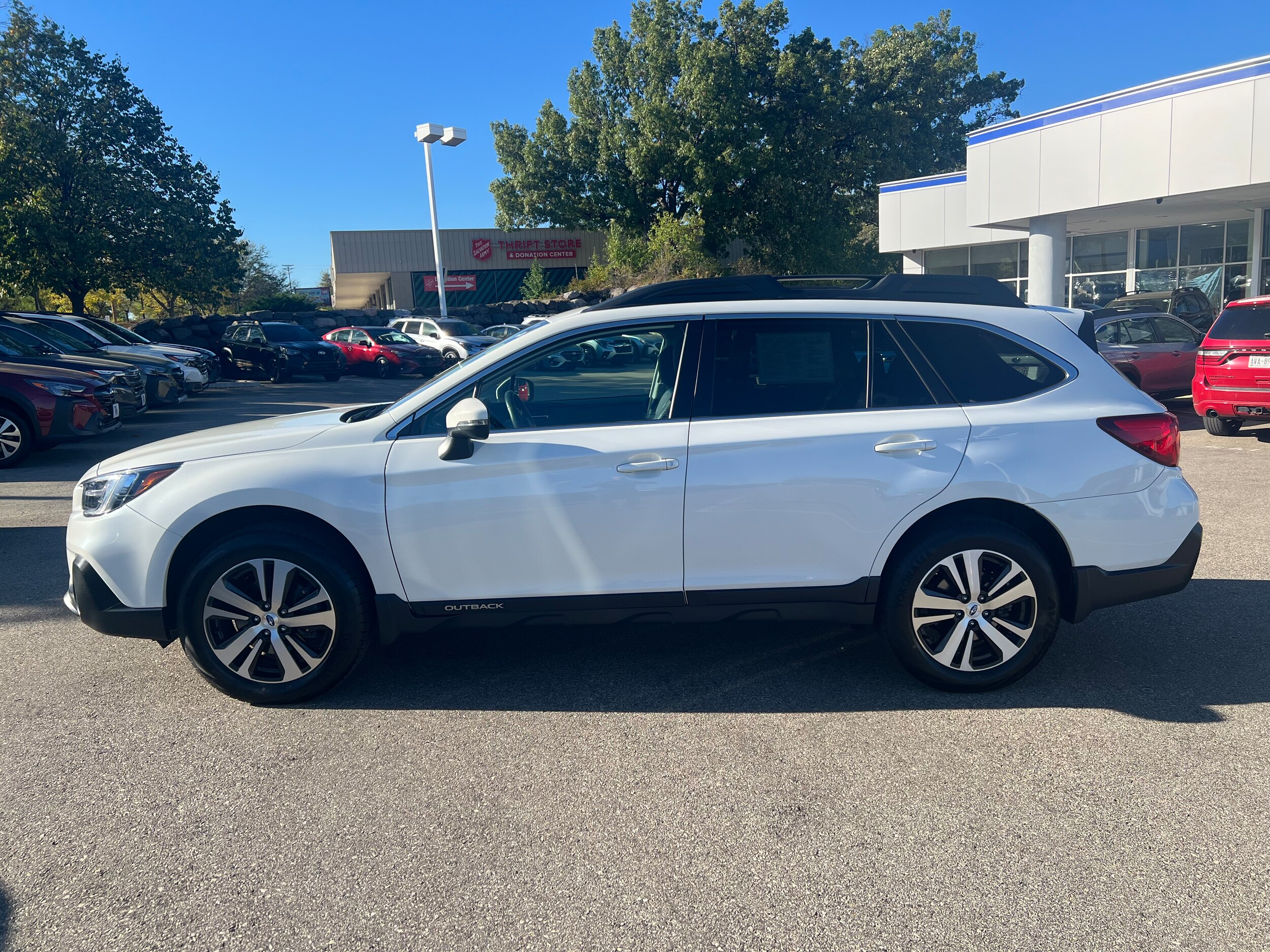 2019 Subaru Outback Limited photo 4
