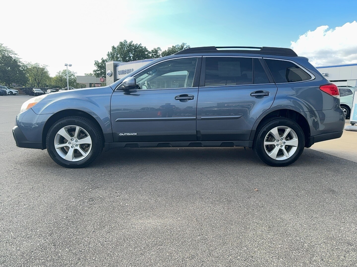 2013 Subaru Outback 2.5i Premium photo 4