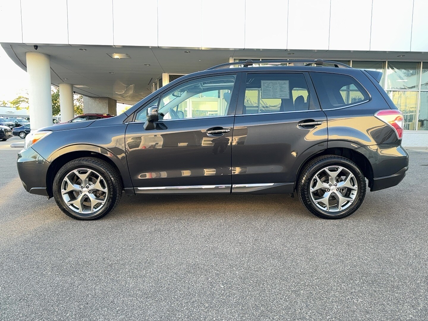 2016 Subaru Forester 2.5i Touring photo 3
