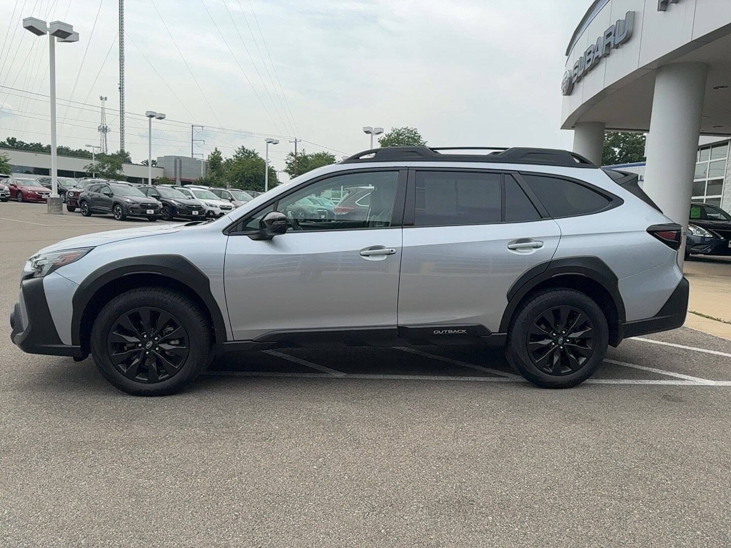 2023 Subaru Outback Onyx Edition photo 3