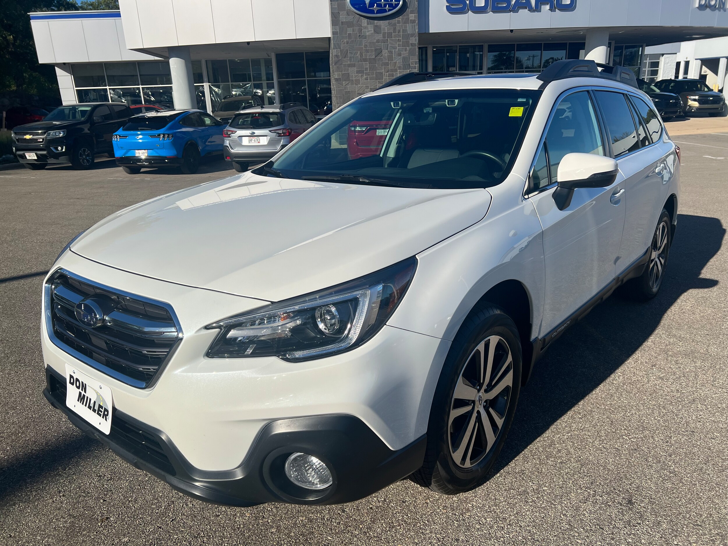 2019 Subaru Outback Limited photo 3