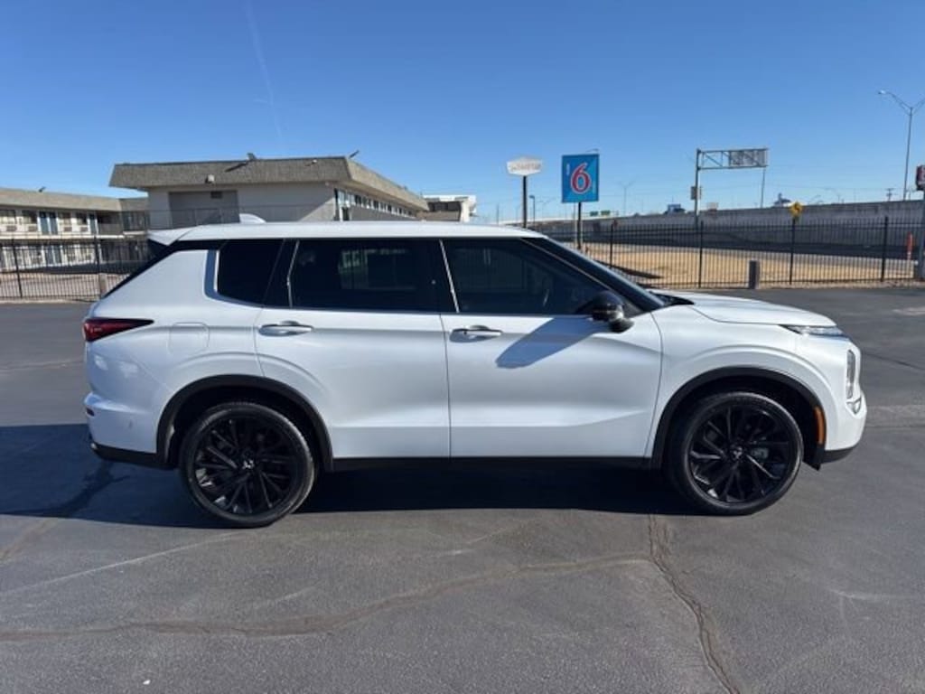 Used 2023 Mitsubishi Outlander SE SUV
