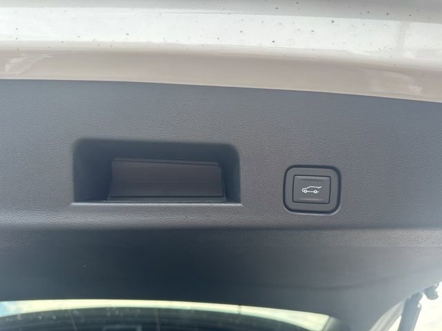 2026 GMC Acadia Elevation - Photo 6