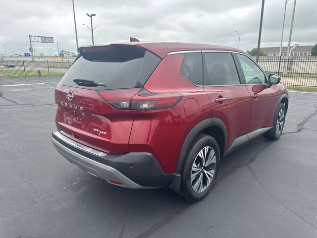 2022 Nissan Rogue SV photo 2