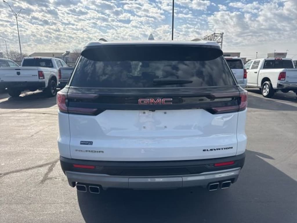 Used 2025 GMC Acadia Elevation SUV