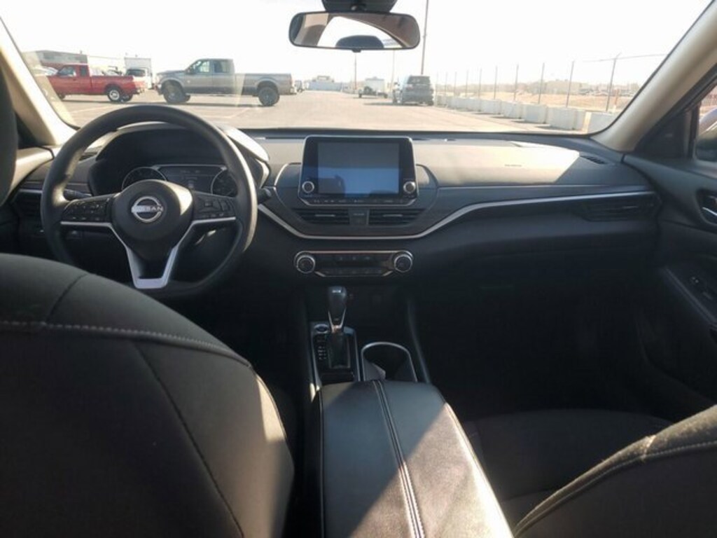 Used 2024 Nissan Altima 2.5 SV Sedan