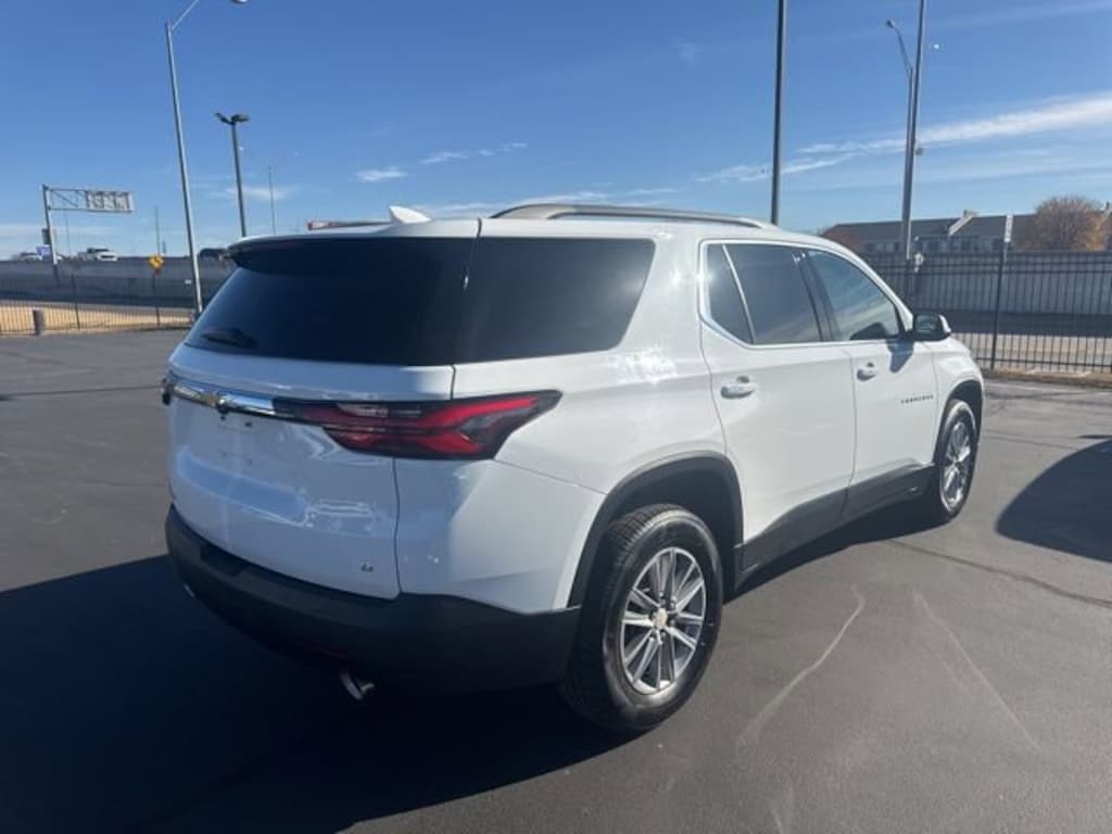 Used 2022 Chevrolet Traverse LT Cloth SUV