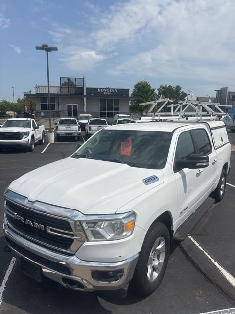 2020 RAM 1500 Big Horn/Lone Star 4x4 Crew Cab 5'7's photo