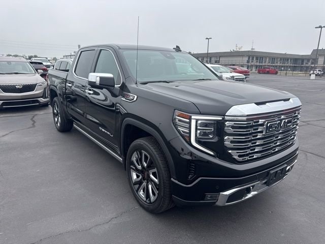 2023 GMC Sierra 4WD Crew Cab Short Box Denali's photo