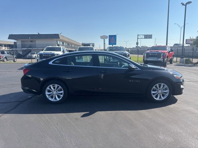 2024 Chevrolet Malibu 1LT photo 2