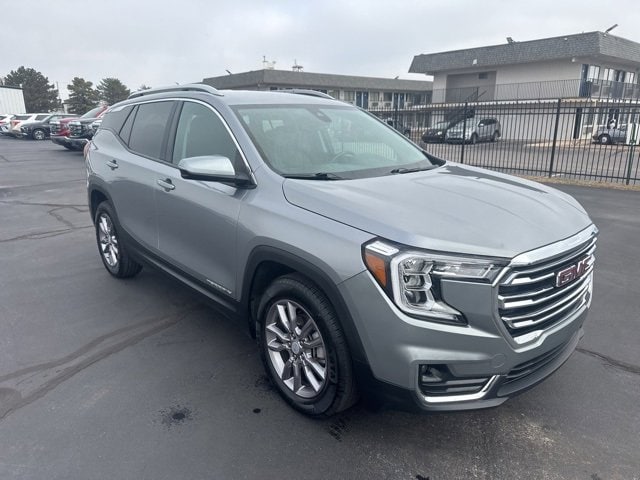 2024 GMC Terrain SLT's photo