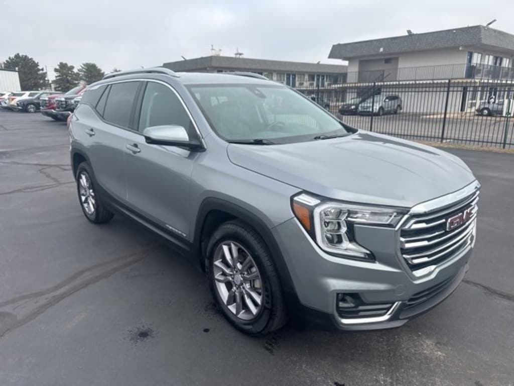 Used 2024 GMC Terrain SLT SUV