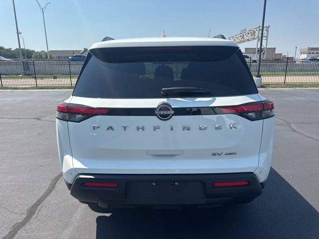 2022 Nissan Pathfinder SV photo 4