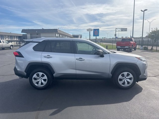 2024 Toyota RAV4 LE photo 2