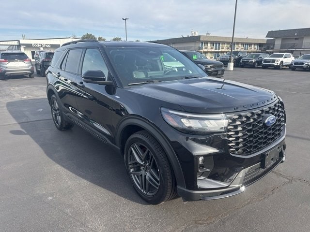 2025 Ford Explorer ST-LINE's photo