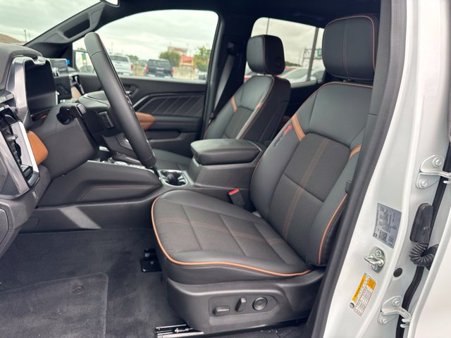 2026 GMC Canyon AT4 - Photo 15