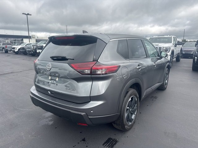 2024 Nissan Rogue SV photo 3
