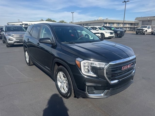 2024 GMC Terrain SLE's photo