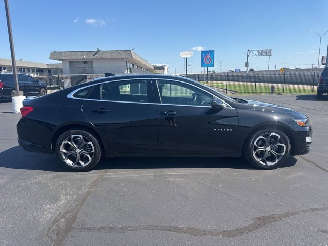 2024 Chevrolet Malibu 1LT photo 2