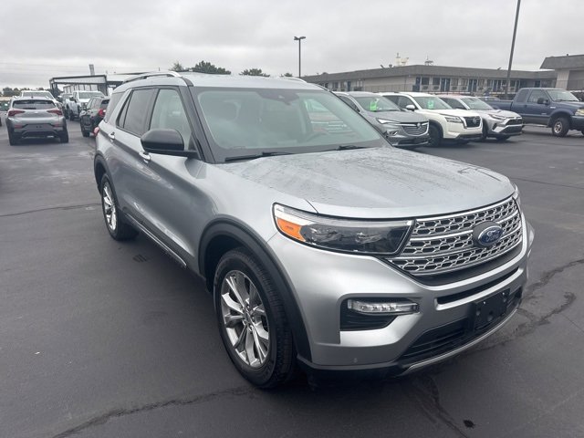 2024 Ford Explorer Limited's photo
