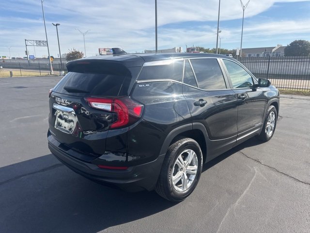 2024 Gmc Terrain SLE photo 3