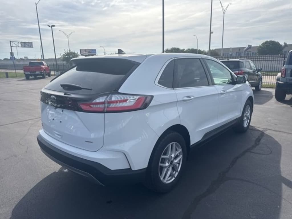 Used 2024 Ford Edge SEL SUV