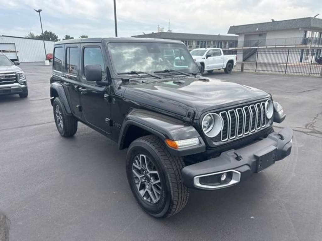 Used 2025 Jeep Wrangler Sahara SUV