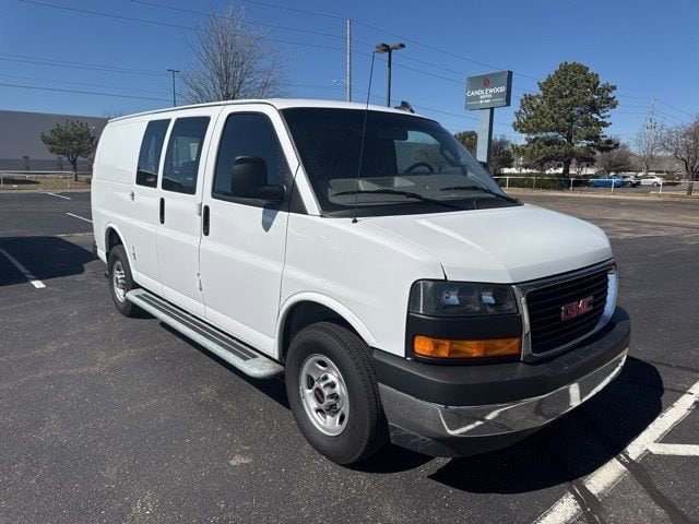 2024 GMC Savana 2500's photo