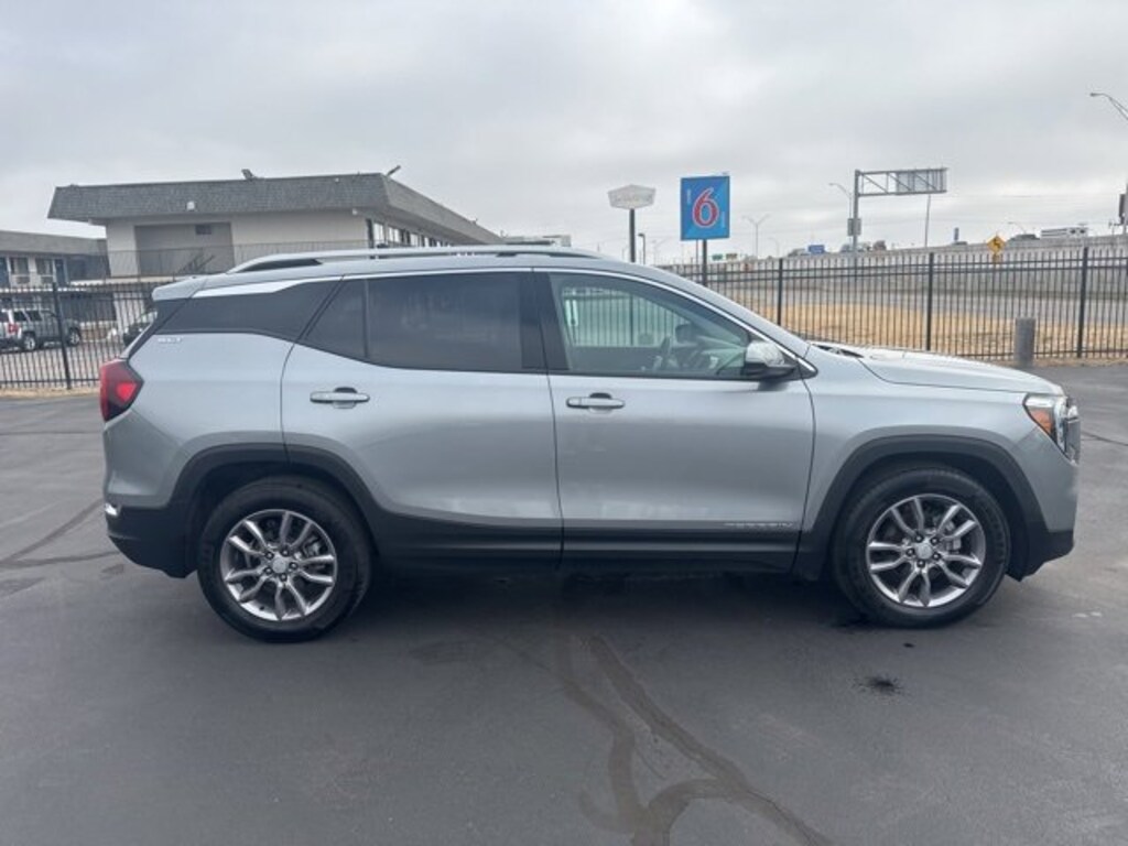 Used 2024 GMC Terrain SLT SUV