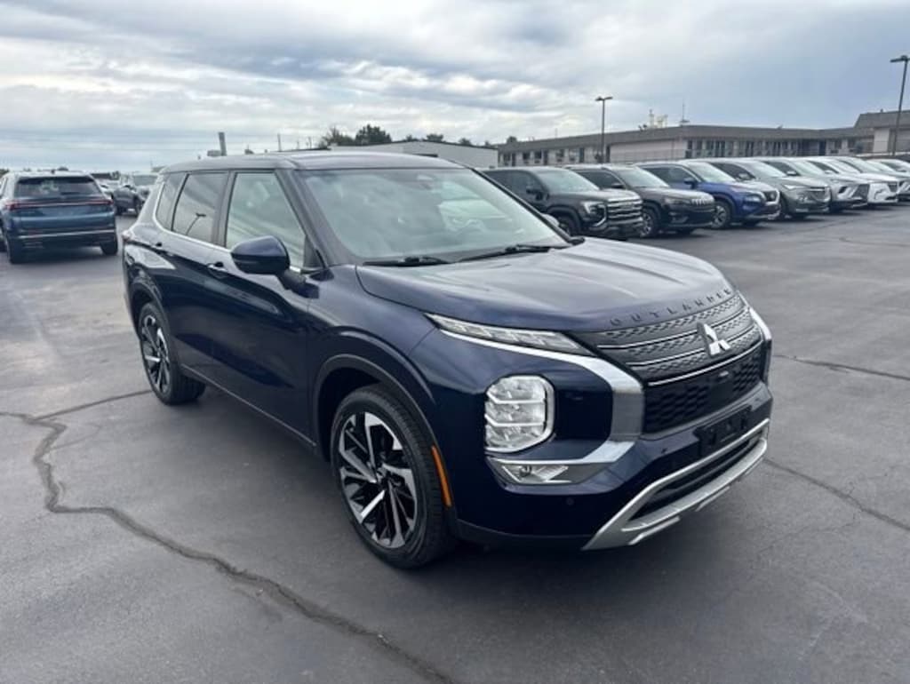 Used 2023 Mitsubishi Outlander SE SUV