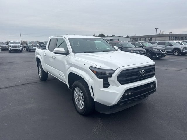 2024 Toyota Tacoma SR5's photo