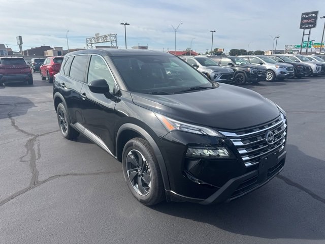 2024 Nissan Rogue SV's photo