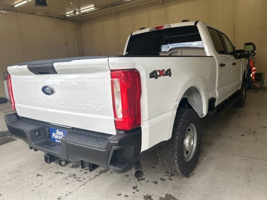New 2026 Ford F-250SD XL Truck Crew Cab