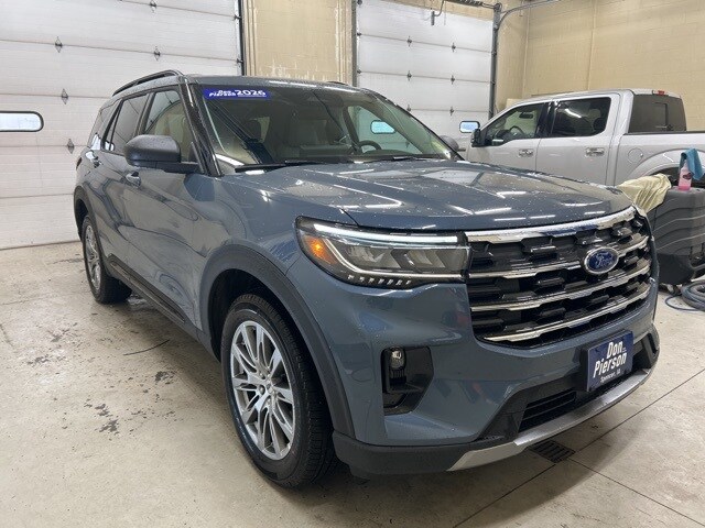 2026 Ford Explorer photo 2