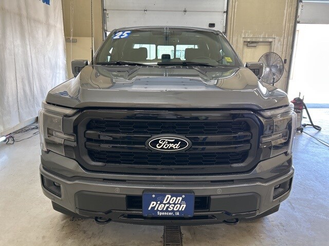 2025 Ford F-150 Lariat photo 2