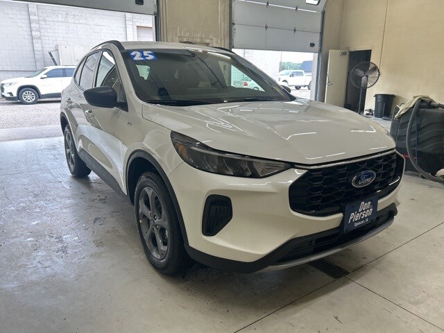 2025 Ford Escape ST-Line photo 3