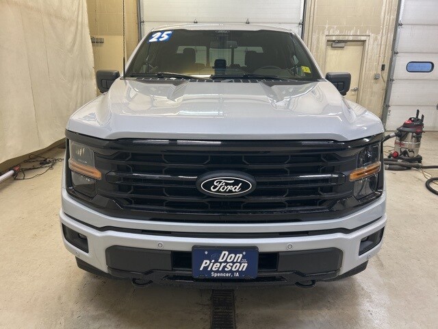 2025 Ford F-150 XLT photo 2