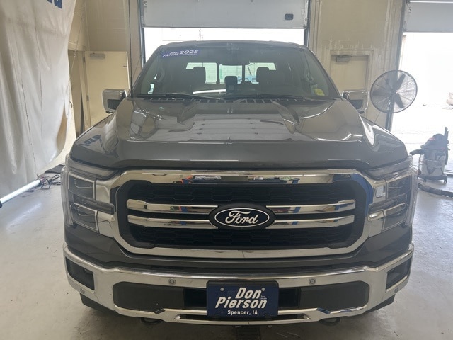 2025 Ford F-150 Lariat photo 2
