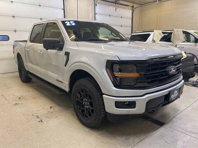 2025 Ford F-150 XLT photo 3