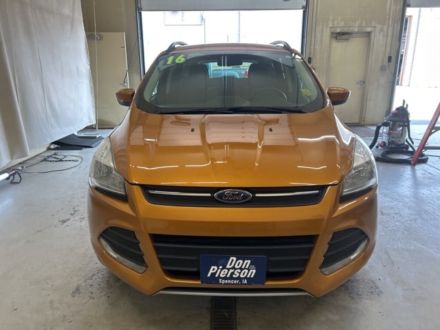 Used 2016 Ford Escape SE with VIN 1FMCU9GX8GUB91819 for sale in Spencer, IA